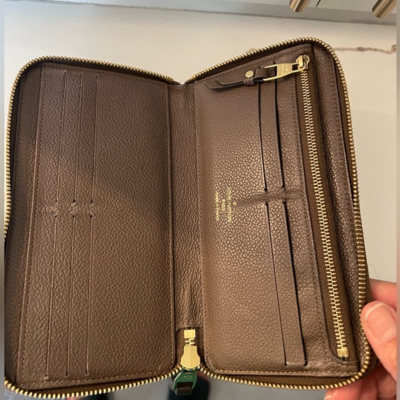 Louis Vuitton Empreinte Zippy Wallet - Picture 2 of 7